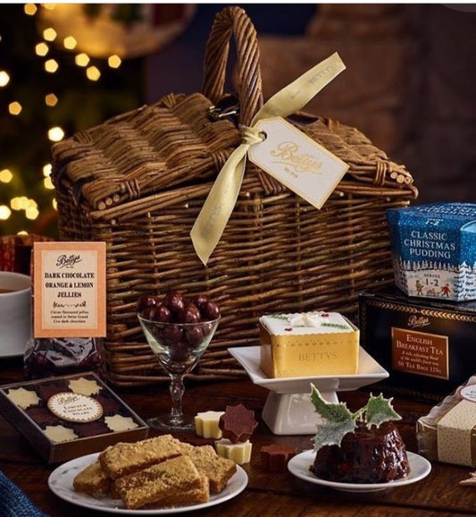wicker picnic basket gift hamper