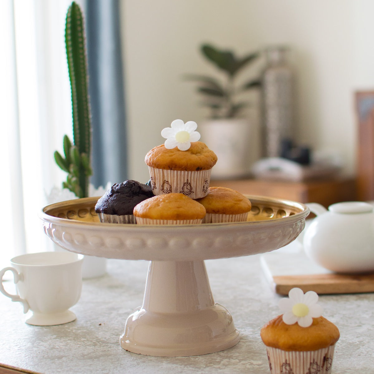 Footed Offwhite Cake Stand
