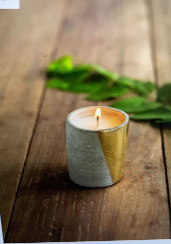 Scented Wax Candle set in Concrete
