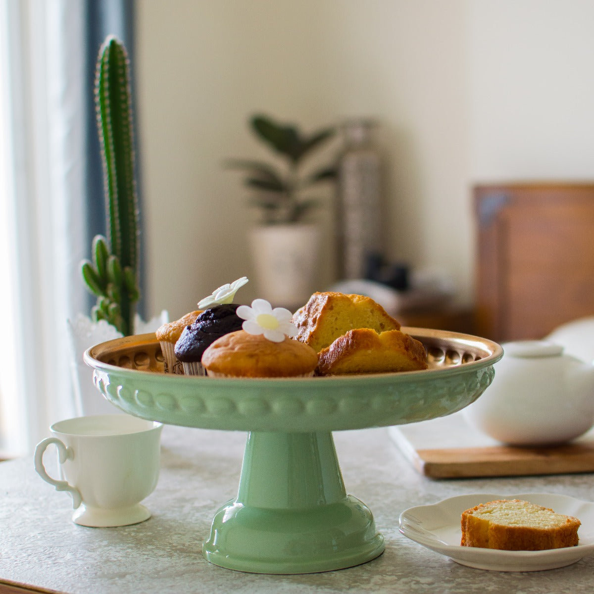 Footed Pista Green Cake Stand