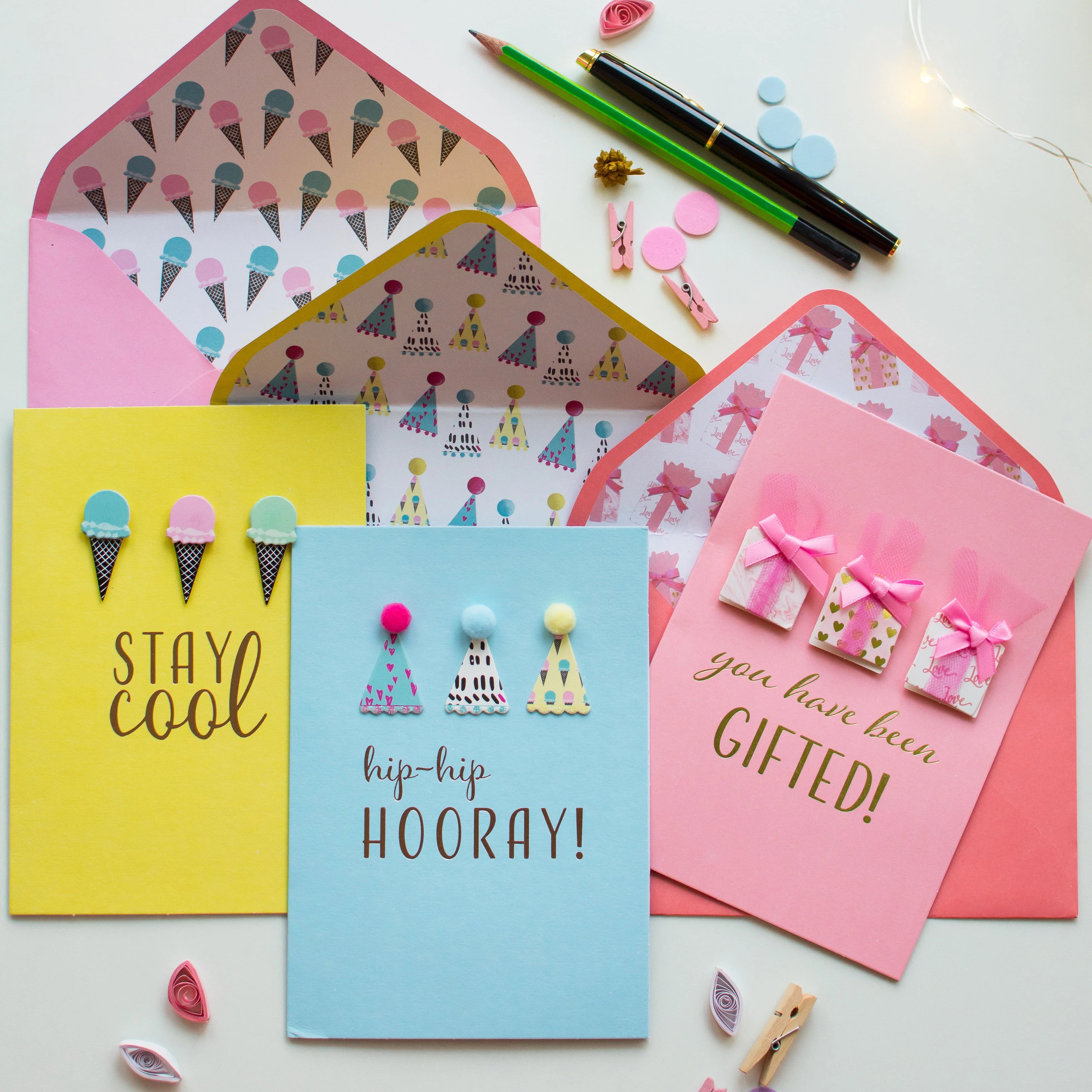 Colorful greeting cards with envelopes set