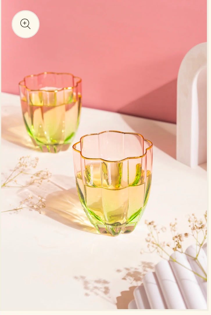 Bar counter glasses
