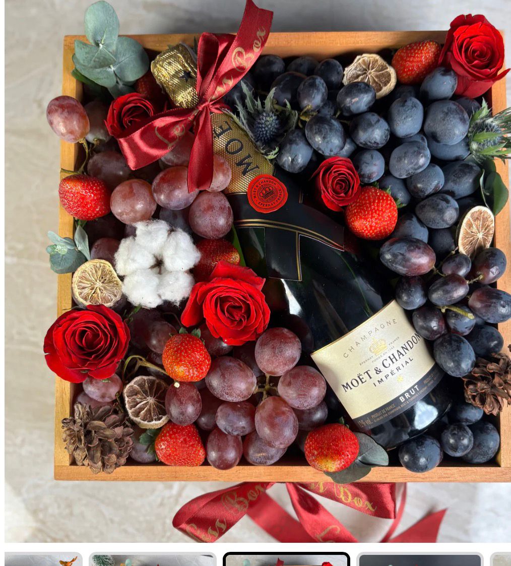 Moët Grape Fruit Hamper