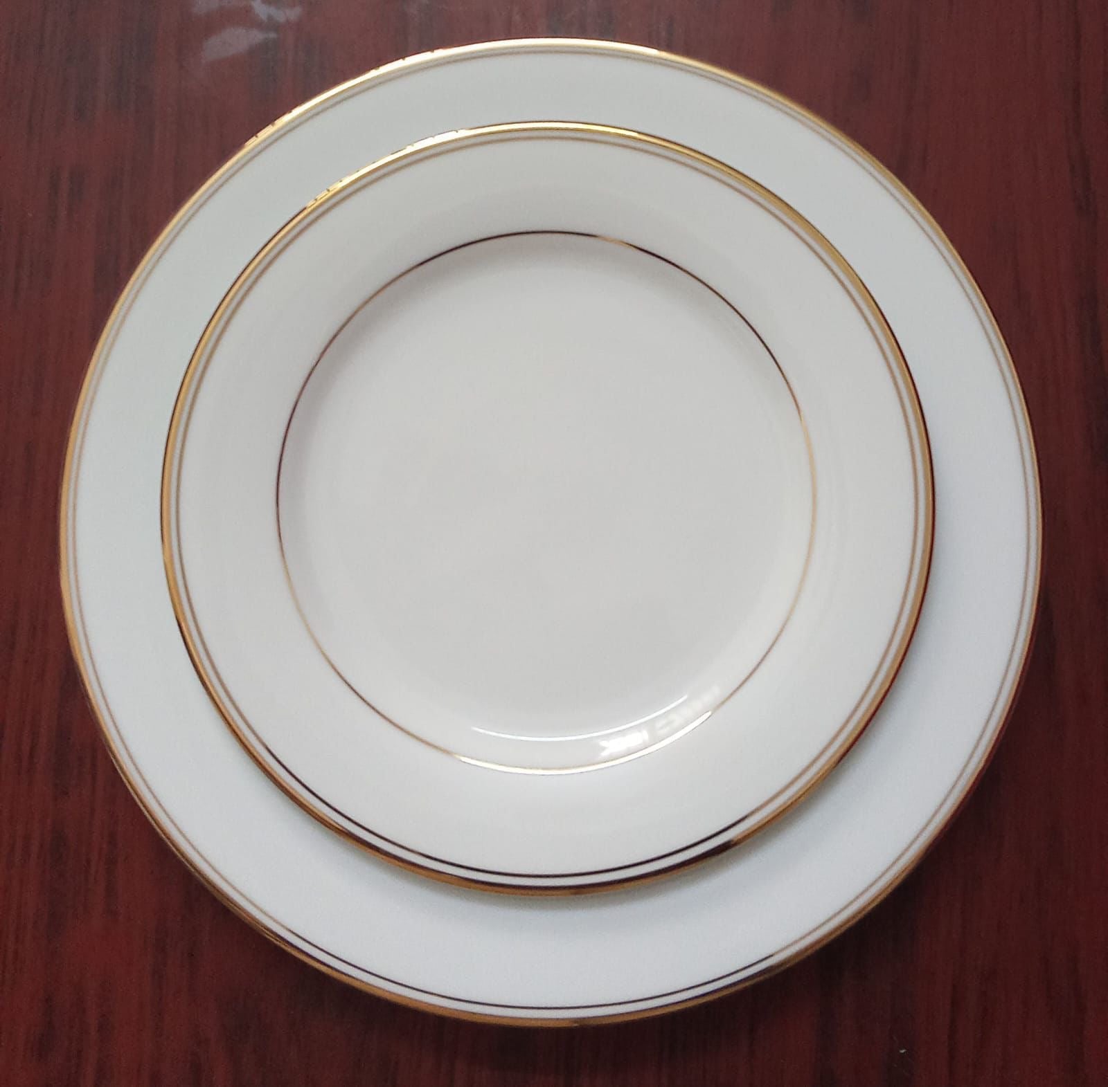 White Plates Dinner Rentals