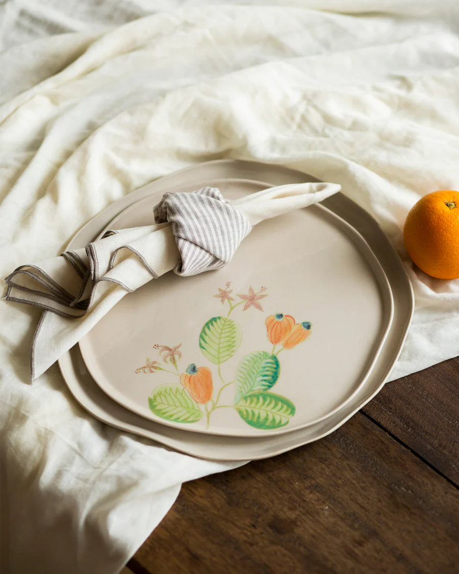 Mandovi Set of Stoneware Plates